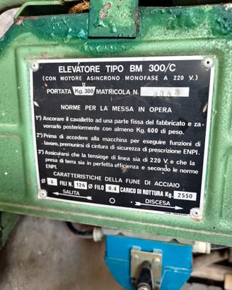 Elevatore tipo bm 300/c