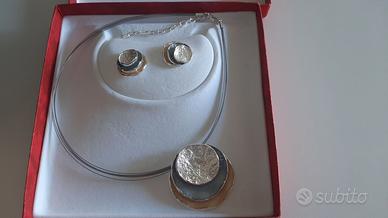 Collana e orecchini