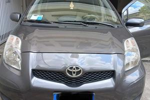 Toyota Yaris 1.0 benzina. Neopatentati 