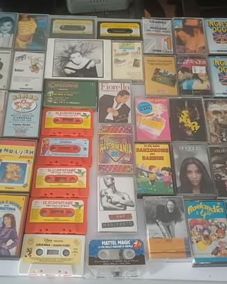 LOTTO 59 MUSICASSETTE MUSICA E CARTONI ANIMATI