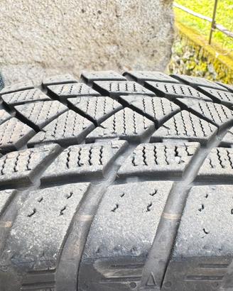 Gomme invernali 155/70/13///165/65/13più 195/65/15