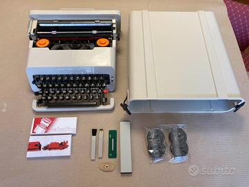 Macchina da scrivere Olivetti Valentine bianca