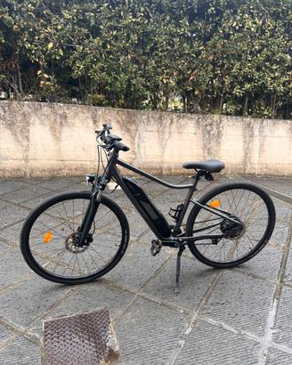 E-bike trekking a pedalata assistita Riverside520E