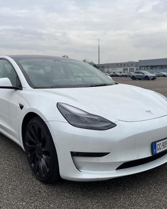 Tesla Model 3 Long Range AWD Performance