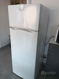Frigo Indesit doppia porta 240 litri
