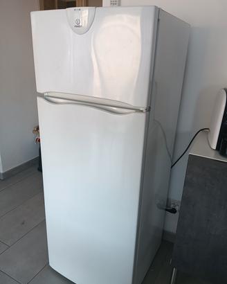 Frigo Indesit doppia porta 240 litri