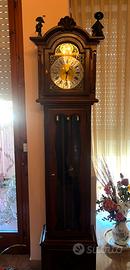 Orologio a pendolo da pavimento in legno massello