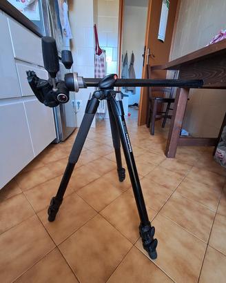 Cavalletto Manfrotto 055XPROB