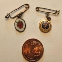 Due antiche medagliette con micro smalti d'epoca