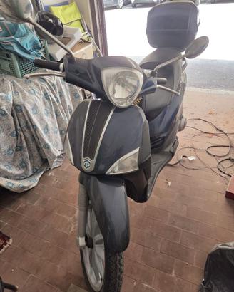 piaqggio liberty 125
