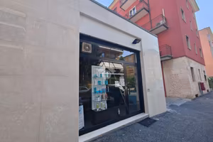 NEGOZIO A BRESCIA