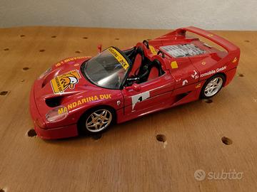 modellino macchina Ferrari 