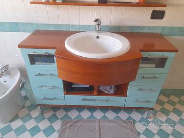 mobile bagno con specchiera