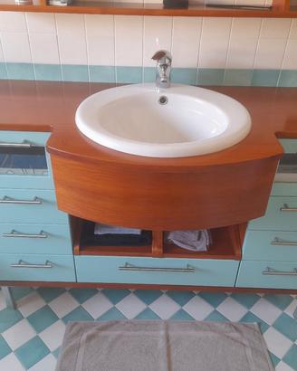 mobile bagno con specchiera