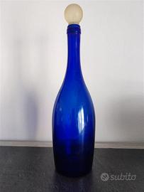Bottiglia blu