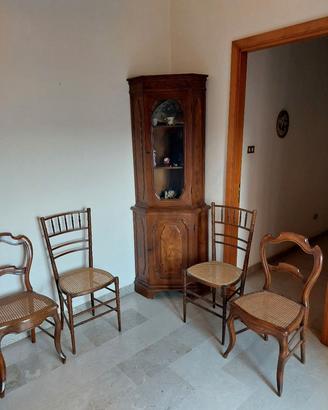 Vetrinetta ad angolo +4 sedie