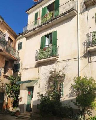 Casa indipendente di 150 m² con più di 5 locali e 