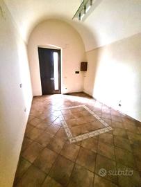 Immobile uso ufficio in piazza centrale