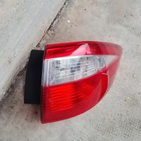 Fanale   posteriore   Ford   C.Max 2  sinistra  
