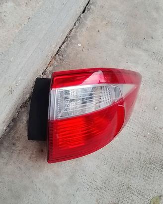 Fanale   posteriore   Ford   C.Max 2  sinistra  
