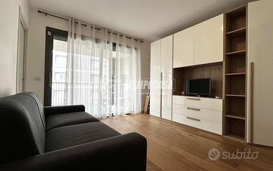 MONOLOCALE CON TERRAZZO E PALESTRA CONDOMINIALE