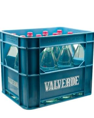 Due cassette di plastica vuote