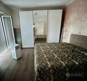 Camera da letto seminuova