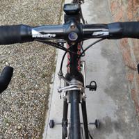 Bici da corsa in carbonio