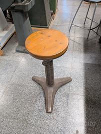 Sgabello vintage stile industrial 