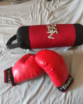 Sacco da boxe morbido New Sport con guantoni