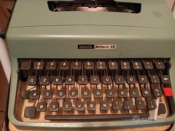 macchina da scrivere antica