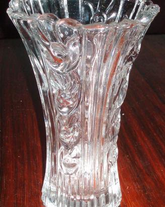Vaso da fiori in vetro vintage