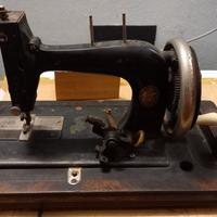 Macchina per cucire d’epoca