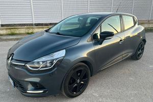 RENAULT CLIO BENZINA  ADATTA X NEOPATENTATI 2019