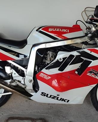 Suzuki   gsx-r.  750 