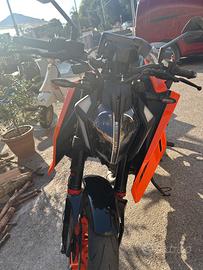 KTM DUKE 390