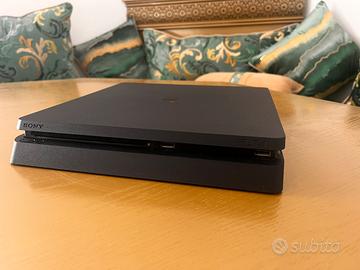 PS4 SLIM 1TB+ 5 GIOCHI INCLUSI