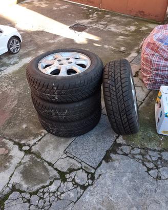 Fiat punto cerchi più gomme a 90%