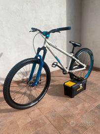 Mountain bike / Dirt Jump cambio singolo