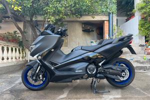 T-MAX 530 SX
