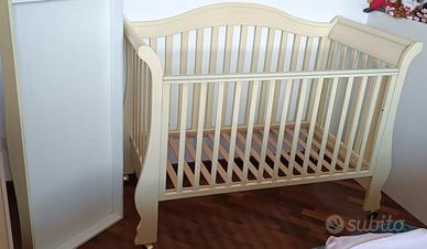 Lettino con sbarre e cassettone