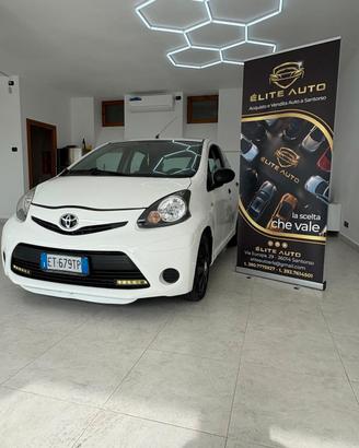 Toyota Aygo 1.0 12V VVT-i 5 porte Cool Soda Connec