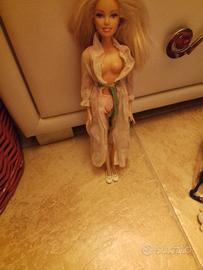 Barbie recente con vestaglia anni 70