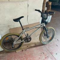 bicicletta bmx