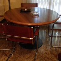 Tavolo riunioni e 4 seggiole