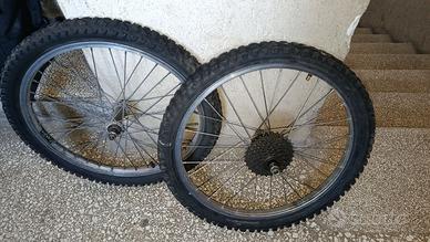 Ruote con copertone kenda 20x1.95,raggi di ricambi