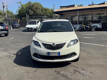 Lancia Ypsilon 1.0 FireFly 5 porte S&S Hybrid Ecoc