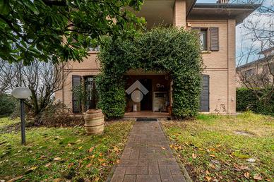 VILLA SINGOLA A MODENA