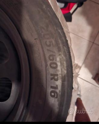 4 cerchi in ferro + gomme