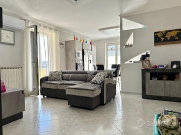 3 LOCALI A GIUGLIANO IN CAMPANIA